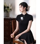 少女黑色立領繡花改良旗袍