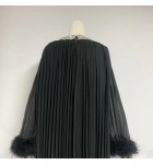 連身裙圓領鑲鑽駝鳥毛袖百褶裙