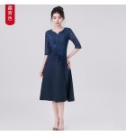 禮服裙蕾絲圓小V領中袖刺繡中長裙